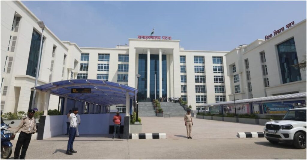 CM Nitish Kumar Inspects Patna Collectorate, Orders Fast-Tracking of Road to Sabhyata Dwar and Other Infrastructure Works