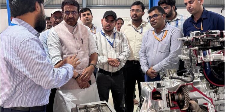 Sanjay Singh Inspects Industrial Training Institute Digha Ghat, Directs Officials to Strengthen Job Linkages for Trained Youth