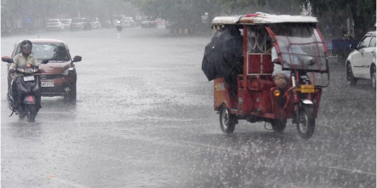 Hail, Storms Hit Bihar; IMD Issues Three-Hour Warning for Seven Districts Including Saran and Vaishali