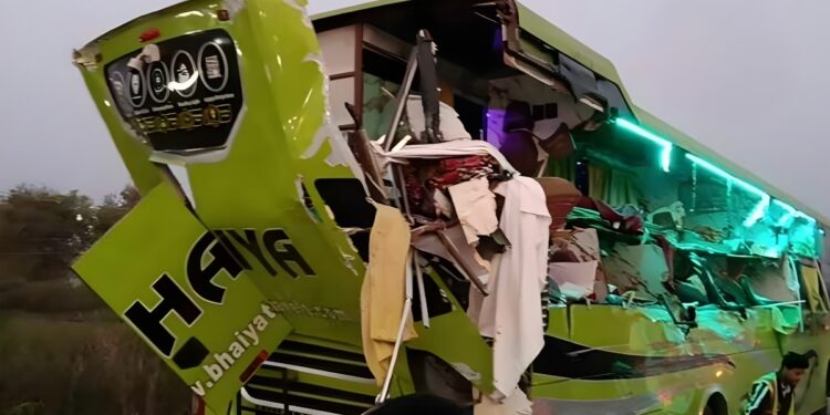 Three dead and more than a dozen injured after bus and truck collide on NH-19 in Bihar