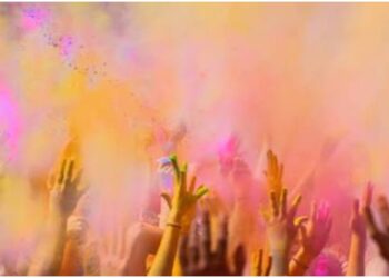 Bhagalpur Women Craft Chemical-Free Holi Colours From Flowers and Vegetables