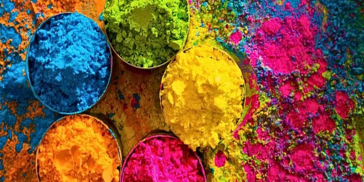 Doctors Warn Against Toxic Holi Colours as Hospitals Brace for Spike in Eye, Skin and Breathing Complaints