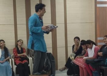 Patna Women’s College Hosts Solo Theatre Performance ‘Maa Mujhe Tagore Bana De’