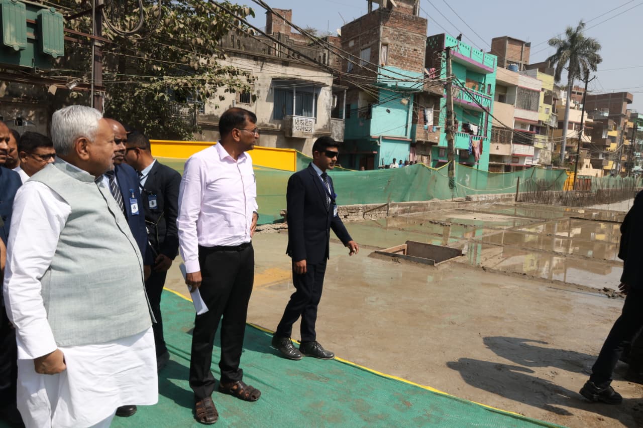 CM Nitish Kumar Inspects Saidpur And Bakarganj Drain Projects in Patna, Orders Speedy Completion