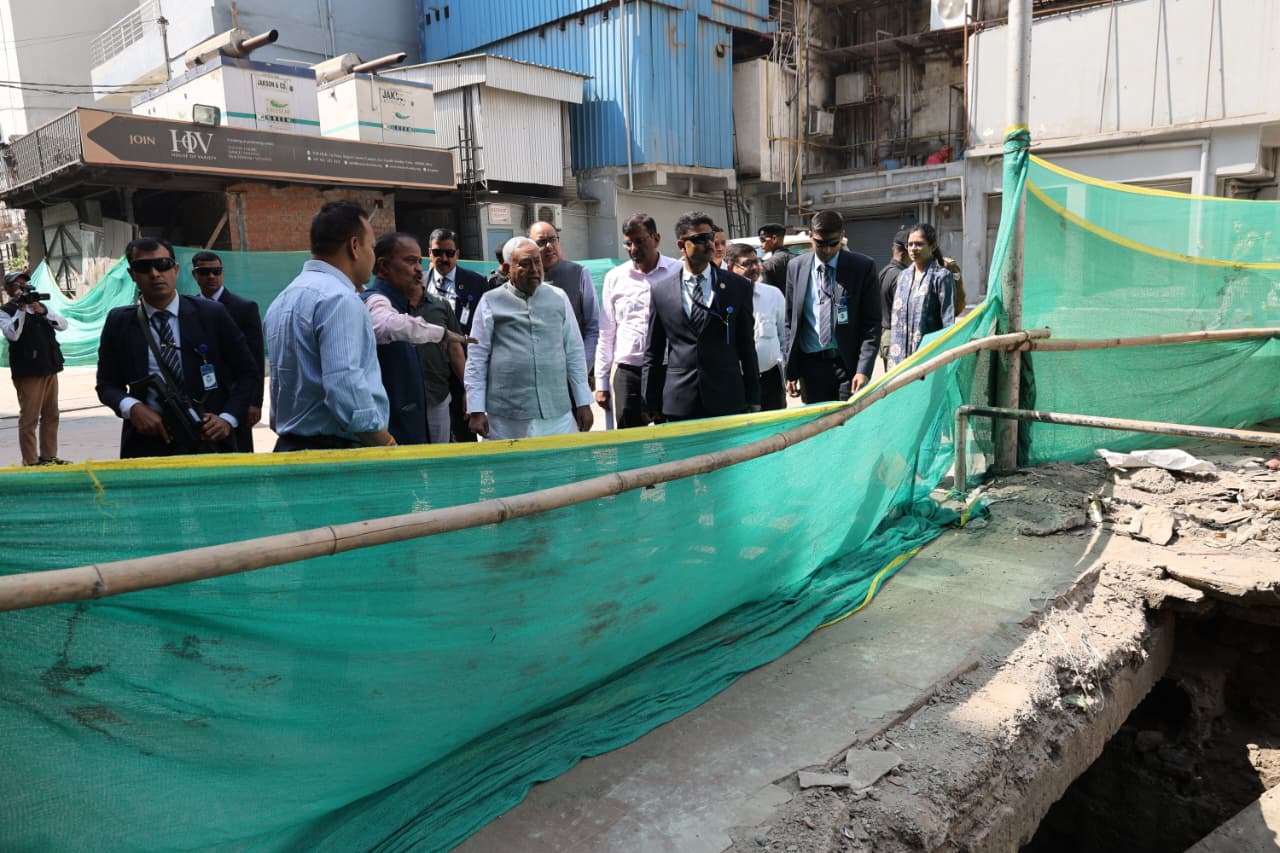 CM Nitish Kumar Inspects Saidpur And Bakarganj Drain Projects in Patna, Orders Speedy Completion