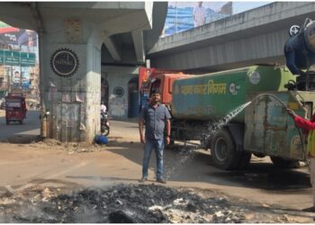 Patna Municipal Corporation Leads Post-Holi Clean-up Drive, Clearing Holika Dahan Debris Across City Roads