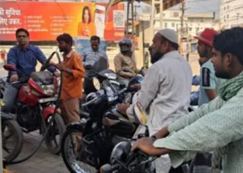 Panic Buying at Bihar Petrol Pumps as Iran War Rumours Trigger Fuel Hoarding.