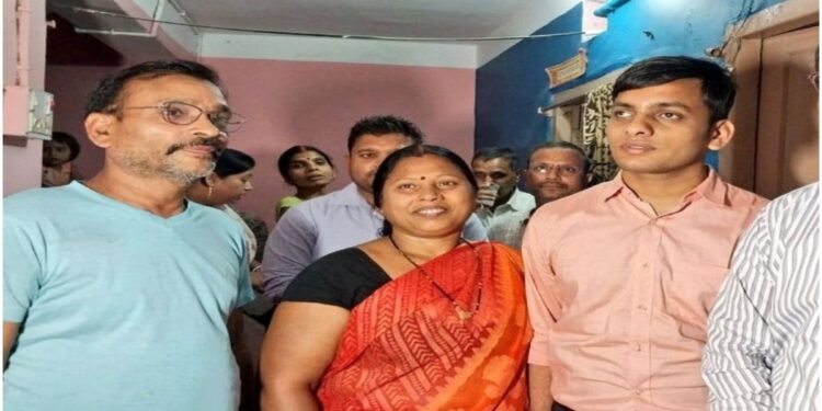 Visually Impaired Nawada Boy Raviraj Secures UPSC Rank 20 With Mother’s Support