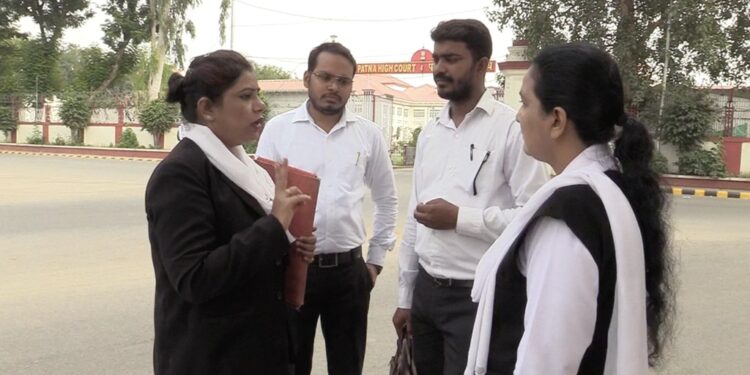 Advocate Savita Ali Leads Grassroots Fight For Women’s Rights And Education In Bihar