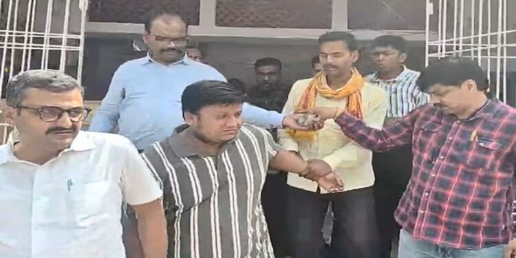 Vigilance Raid In Bhagalpur: Two Clerks Arrested Taking Rs 70,000 Bribe At SDM Office
