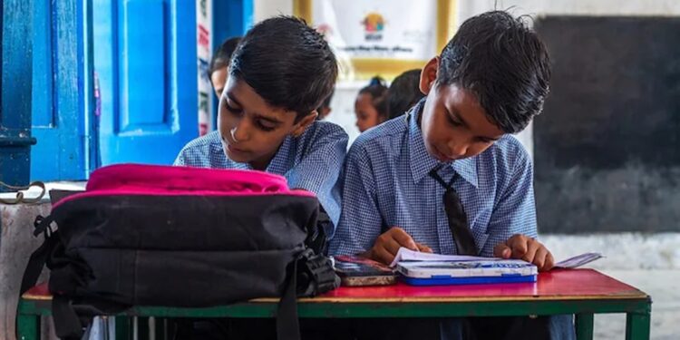 Patna Parents Hit By 15–30% Fee Hike, Books Cost 7–8 Times More Than NCERT