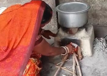 cooking on chulha wood