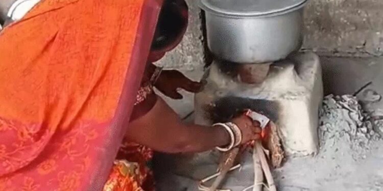 cooking on chulha wood