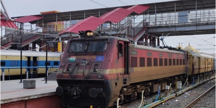 Gorakhpur–Patliputra Express to Face Partial Cancellations in April as Railways Advise Passengers to Check Schedule Before Travel
