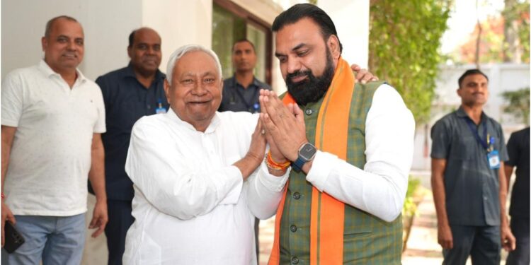 CM Samrat Choudhary Meets Nitish Kumar on Return to Patna as Key Decisions Likely in First Cabinet Meeting