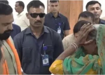 “Our Land Has Been Taken Away…” Elderly Woman Breaks Down Before CM Samrat Choudhary, Corruption Allegations Spark Uproar