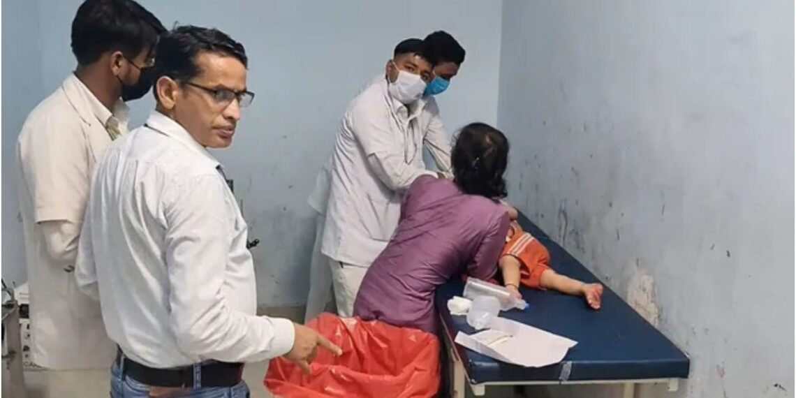 Delhi–Bihar Bus Overturns in Gopalganj, Leaving Over 24 Passengers Injured as Rescue Operations Continue