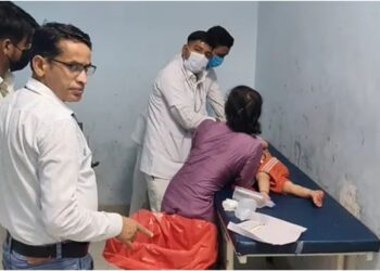 Delhi–Bihar Bus Overturns in Gopalganj, Leaving Over 24 Passengers Injured as Rescue Operations Continue