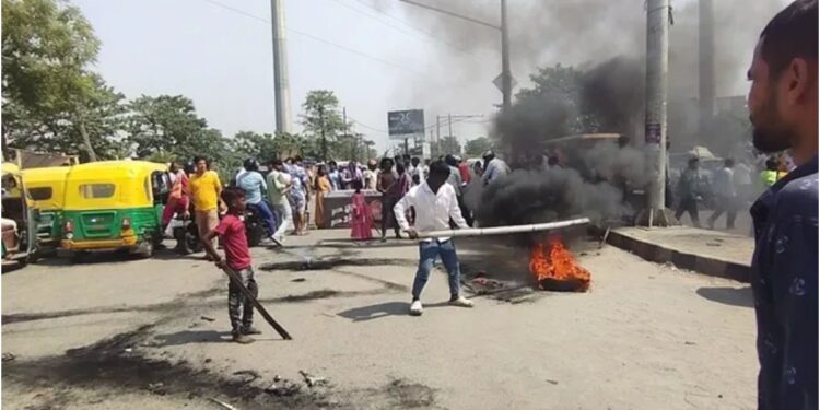Patna Erupts in Protest After Drowned Youth’s Body Remains Missing, Roads Blocked and Traffic Disrupted