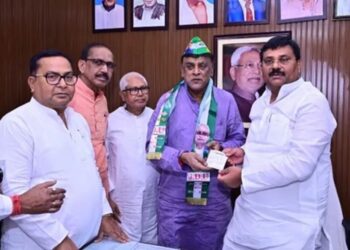 Bihar Politics: Ajay Kumar Singh Switches To JD(U), Jan Suraj Leaders Move To Congress