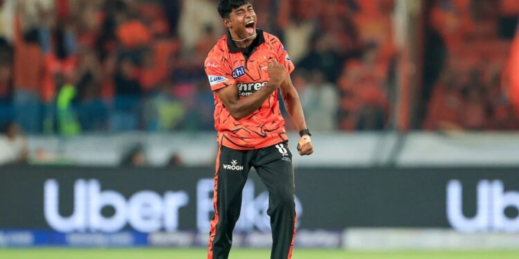 Bihar’s Shakib Hussain Impresses On IPL 2026 Debut With Early Breakthrough