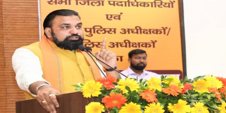 CM’s Big Action After Murders: DM-SPs Summoned, Strict Law & Order Warning Issued