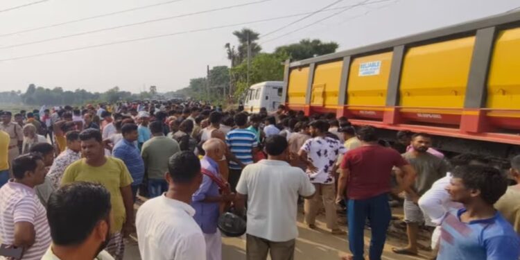 Three Killed After Speeding Car Crashes Into Garage In Munger