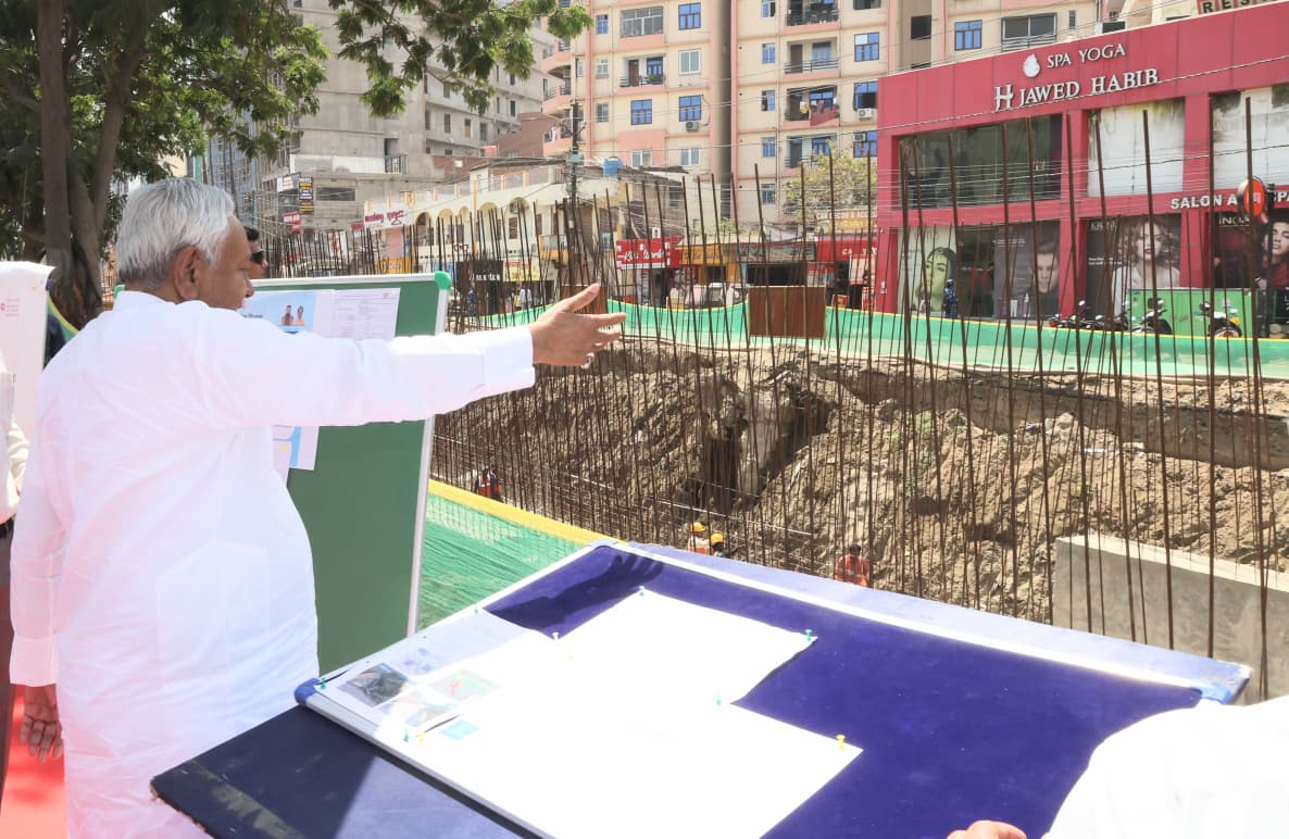 Nitish Kumar Reviews Saguna Mor Road Widening, Rupaspur Canal Path And Pataliputra Park Projects In Patna