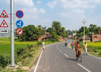 Bihar Govt. Upgrades Village Roads With Smart Reflective Signs for Safer Night Driving