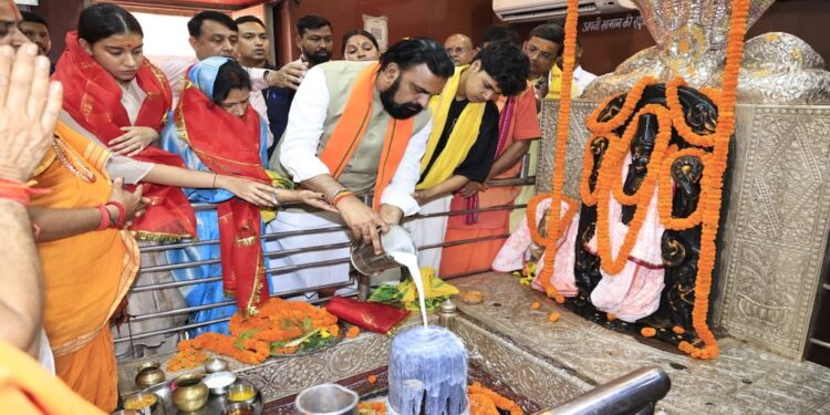 Samrat Choudhary Offers Prayers At Baba Hariharnath Temple In Sonepur