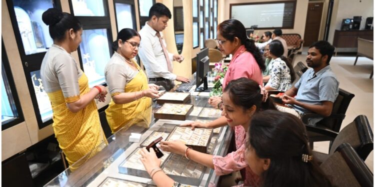 Patna Markets Come Alive: Akshaya Tritiya Sparks Massive Rs 500 Crore Shopping Boom