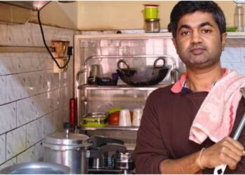 Engineer Turns ‘House Husband’ and Sparks Debate on Gender Roles in Bihar