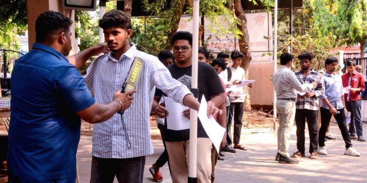 NDA And CDS Exams In Bihar See Tough GK And Maths, English Section Easier