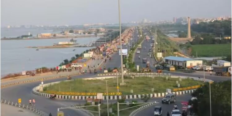 New Road Safety Model in Patna: 24×7 Ambulances Deployed on Atal Path, JP Ganga Path and Patali Path