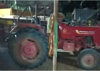 Major Crackdown on Illegal Sand Trade: Four Sand-Laden Tractors Seized, One Smuggler Arrested
