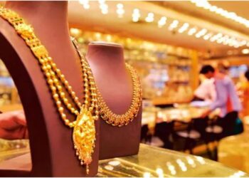 Gold Falls Rs 801 to Rs 1.50 Lakh: Silver Prices Drop Rs 300; Check Gold Rates by Carat