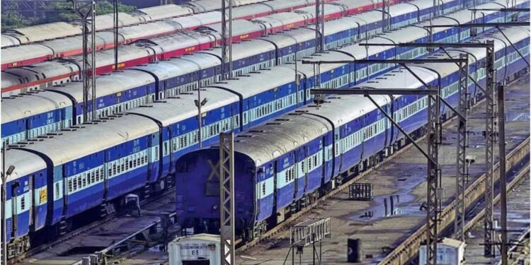 Thieves Break Into RRI Room in Patna, Cut Signal Cables; Delhi–Howrah Route Disrupted for Hours, 13 Trains Stranded