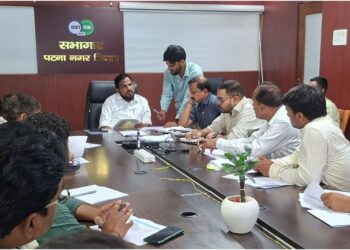 Patna Municipal Commissioner Reviews Pipeline and Road Projects; Issues Notices to 8 Engineers Over Negligence, Orders Salary Freeze