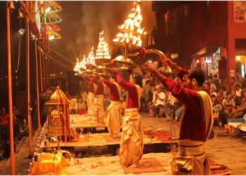Daily Ganga Aarti to Begin at All Monasteries and Temples Along Ganga Banks from May 25, Religious Trust Council Issues Order