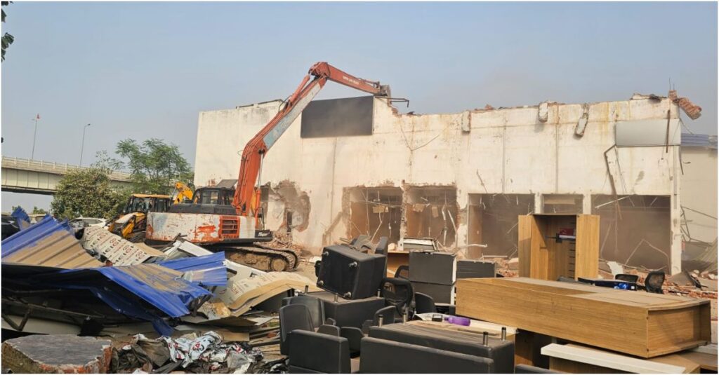 Patna Municipal Corporation Demolishes Illegal Kia And Nissan Facilities In Kurji Anti-Encroachment Drive