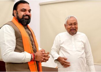 CM Samrat Choudhary Meets Nitish Kumar After Returning from Delhi Tour; Bihar Development and MLC Polls Discussed