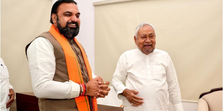 CM Samrat Choudhary Meets Nitish Kumar After Returning from Delhi Tour; Bihar Development and MLC Polls Discussed