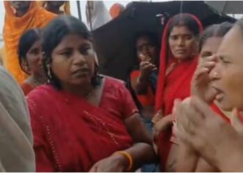 Three Devotees Swept Away During Ritual Bath at Patna Ghat; Teenager Missing, Two Rescued