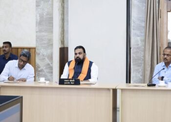 CM Reviews Patna Metro Delays, Pushes 11 Satellite Townships And Ganga Riverfront Project