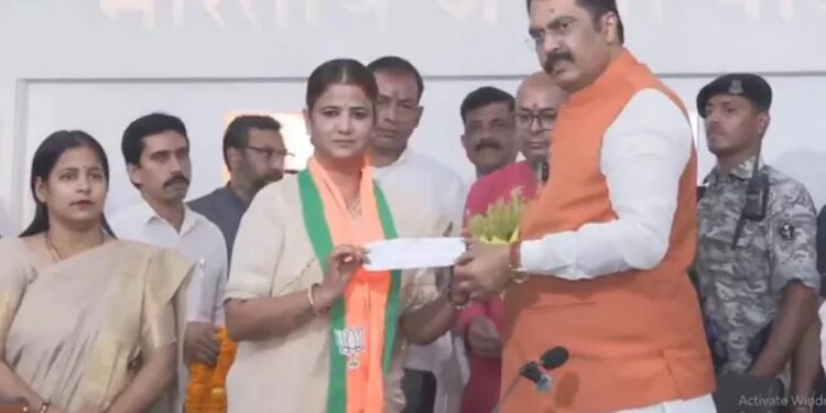 RJD Leader Ritu Jaiswal Joins BJP After Fallout Over Assembly Ticket