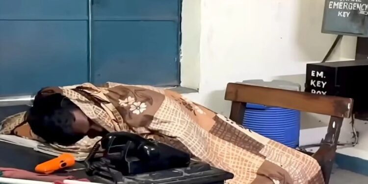 Railway Gateman Falls Asleep After Closing Crossing Near Mokama; Jan Shatabdi Among 3 Trains Delayed, Staffer Suspended