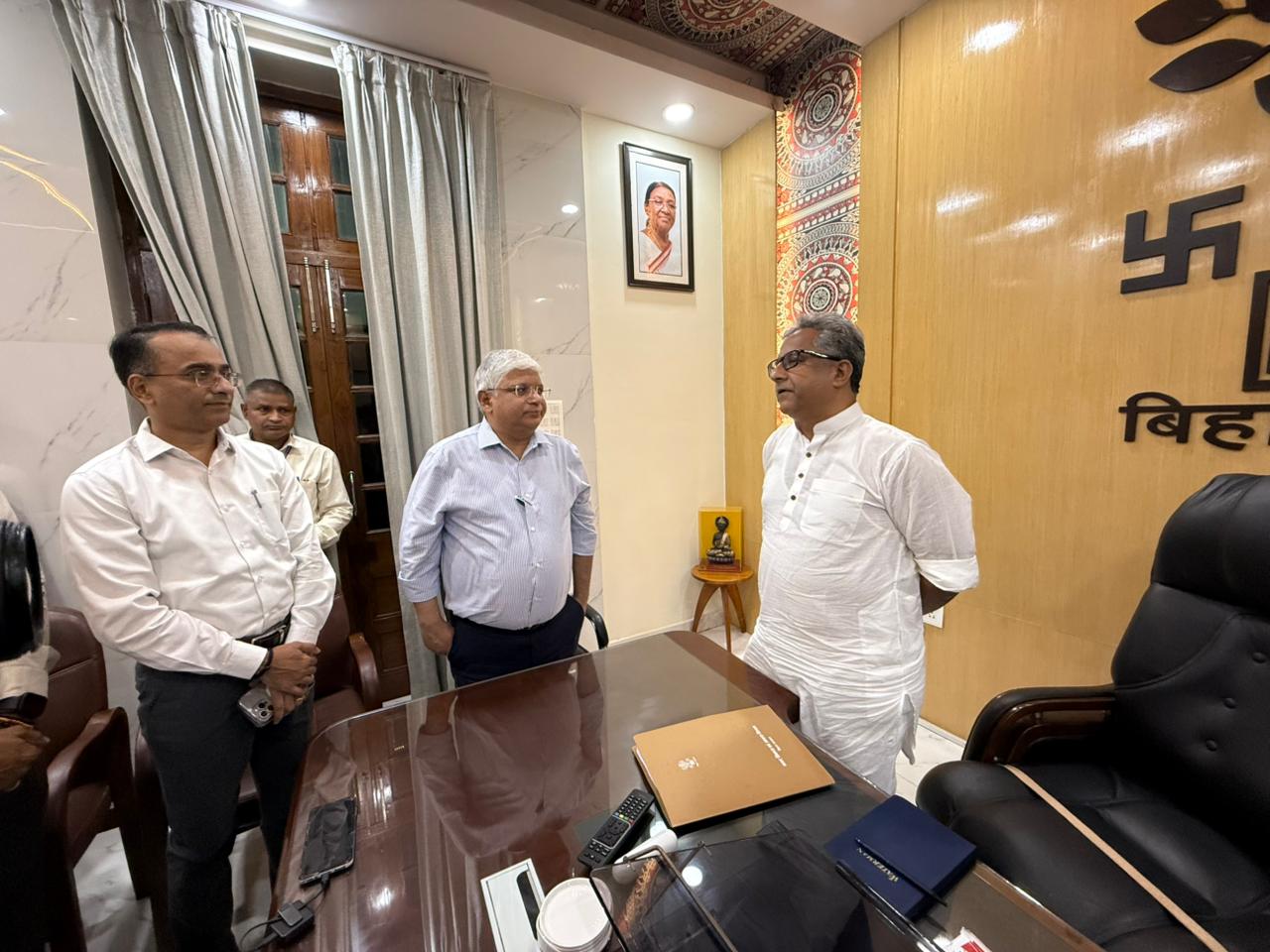 Nitish Mishra Assumes Charge As Bihar Urban Development Minister, Prioritises Satellite Townships