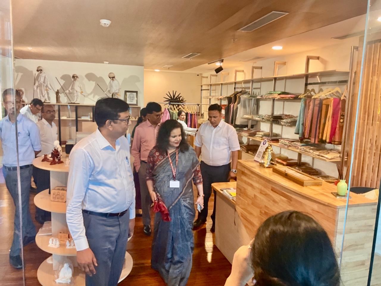 Odisha Chief Secretary Anu Garg Visits Patna’s Bapu Tower, Praises Gandhi Exhibitions