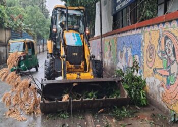 Patna Civic Teams on Alert After Storm Causes Traffic Chaos and Waterlogging