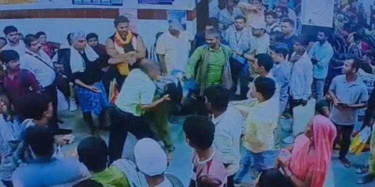 Chaos at IGIMS Patna After MBBS Student Allegedly Assaulted by Guards, Students Retaliate Against Staff